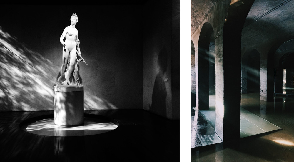 To billeder: Lysindfald på statue i mørkt rum - lysindfald i tomt rum med søjler og buer