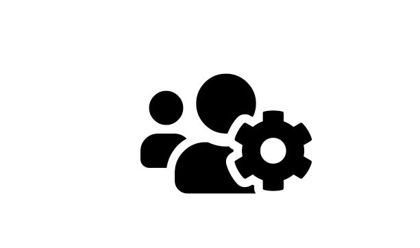 To personer og et tandhjul